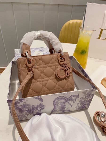 

2020 new fashion bags shopping party charm wild handbaginu2, Black