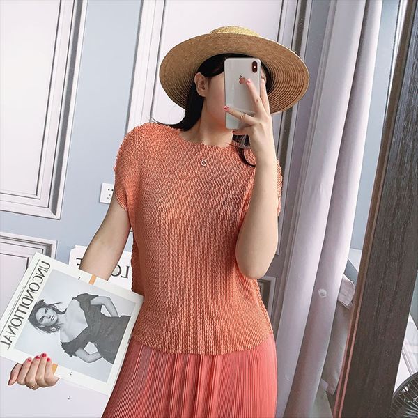 

pleated women's bag sleeve 2020 three-house pleated loose covering meat thin solid color short-sleeved t-shirt women, White