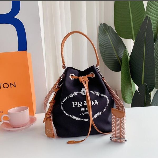 

2020 ladies handbag purse messenger bag ladies new classic women's wallet shoulder bag canvas backpack business bag wallet