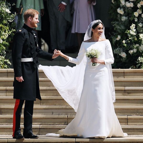 

princess wedding dresses 2019 bateau neck long sleeves simple satin long sweep bridal wedding gowns, White