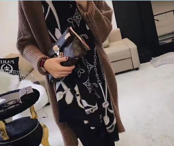 

The size of the classic autumn/winter warm cashmere scarf of the 2018 luxury designer scarf women's wear :180 cmRE15