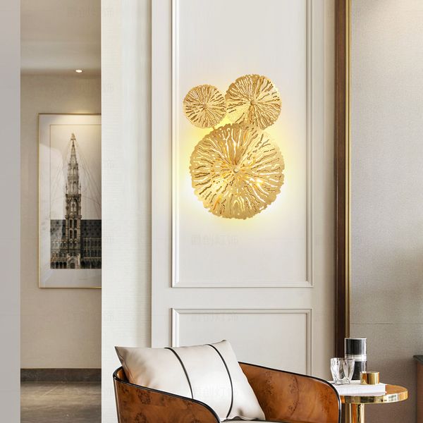 

wall lamp of modern living room atmospheric combination of light and luxurious personality decorative wall lamp gold