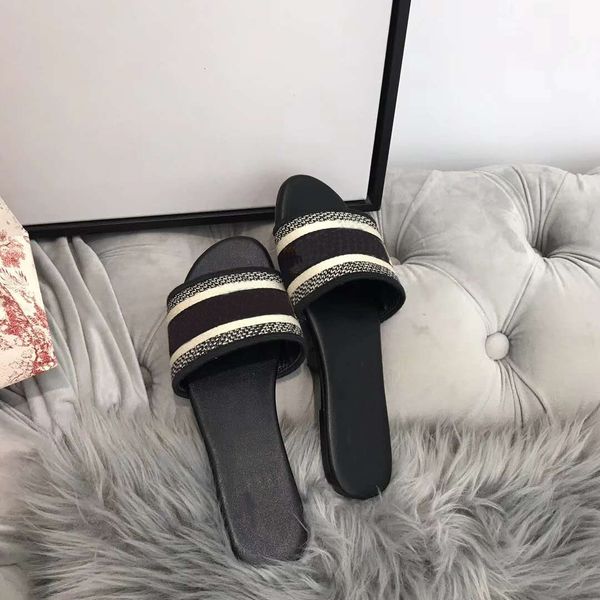 

dazzle flowers women paris beach slippers flat floral brocade slipper flip flops summer sandal slippers flip flops, Black