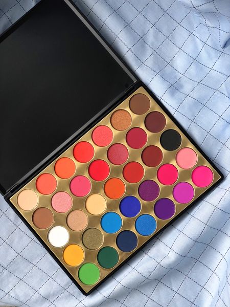 

(Hot selling) 2019 Hot selling Makeup Eyeshadow 35 color Eyeshadow Palette Palette Eye Shadow DHL Shipping