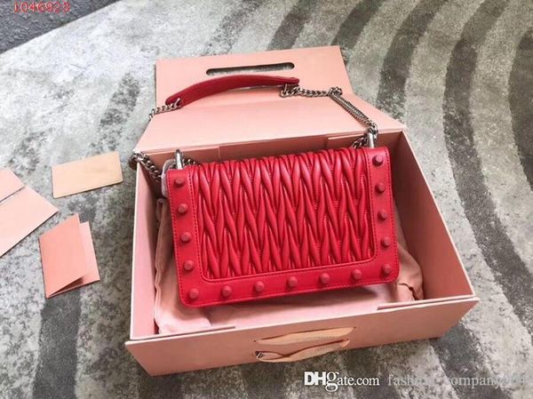 

new small square bag fashion chain hand strap shoulder classic jacquard embossing sheepskin messenger bag red black cockroach