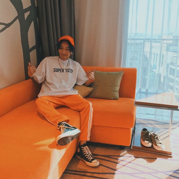 

k- wu yifan china has a hip hop team member your boy tizzy t with the round neck short sleeve t-shirt men and women kpop, White