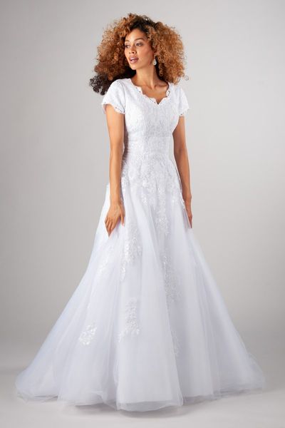 2019 новая A-Line White кружева скромное свадебное платье с короткими рукавами V шеи на шнуровке заднего виска свадебные платья в рукаве