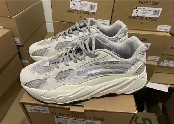 

2019 new brand men women yeezy boo t 700 v2 lundmark reflective kanye we t white blue red yeezy yeezy running port neaker hoe, Black