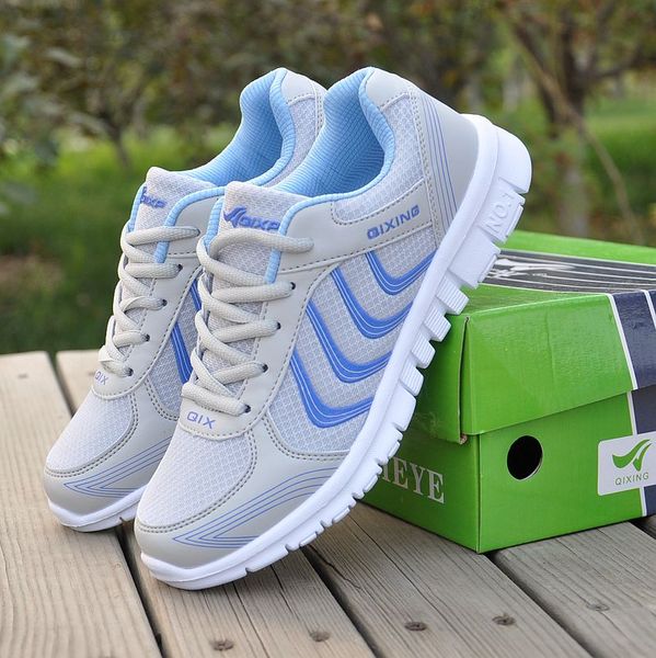 

white men sneakers casual shoes men 2019 new fashion mesh breathable mens summer sneakers lace-up sporty shoes