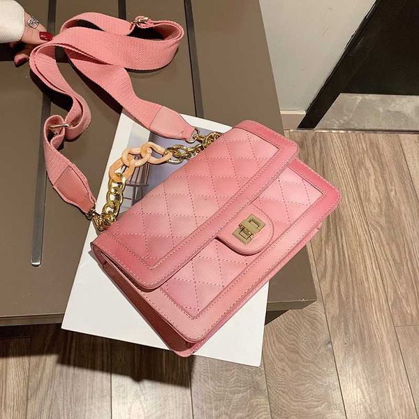 

french design fashion diamond square bag & elegant chain handbag messenger bag shoulder width 23cm height 15cm thickness 7cm