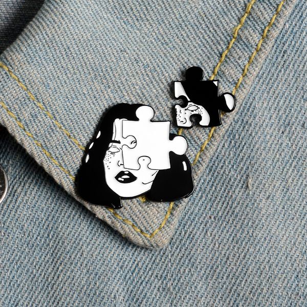 Punk-Stil Brosche Frau Gesicht Emaille Pins Horror Puzzle Abzeichen gruselig schwarz und weiß Pin Jeansjacke Anstecknadel Gothic Schmuck Geschenke