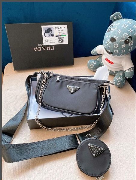 

ladies casual messenger bag shoulder bag ladies fashion exquisite three-piece wild zip clutch bag handbag detachable