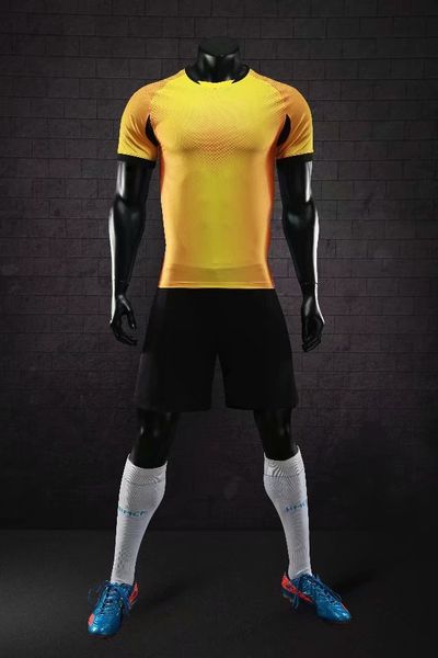 

wholesale customized men football uniforms mens kits sports clothes tracksuits discount boy football sets with shorts b20-3, Black;red