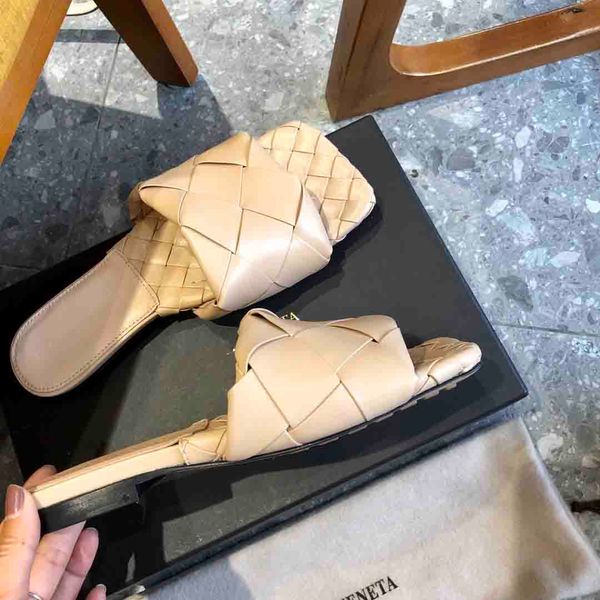 

2020 new slippers, new woven slippers, original leather slippers, fashionable women's summer slippers, Black
