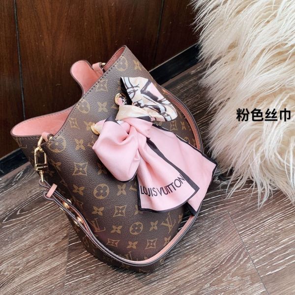 

2019 new listing women designer handbag genuine leather fashion with scarffun, Black