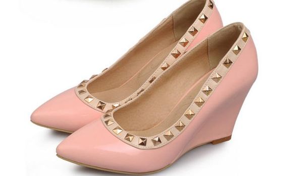 

2019 rivet women's shoes in spring and autumn with new style slope heel pointed end @156, Black