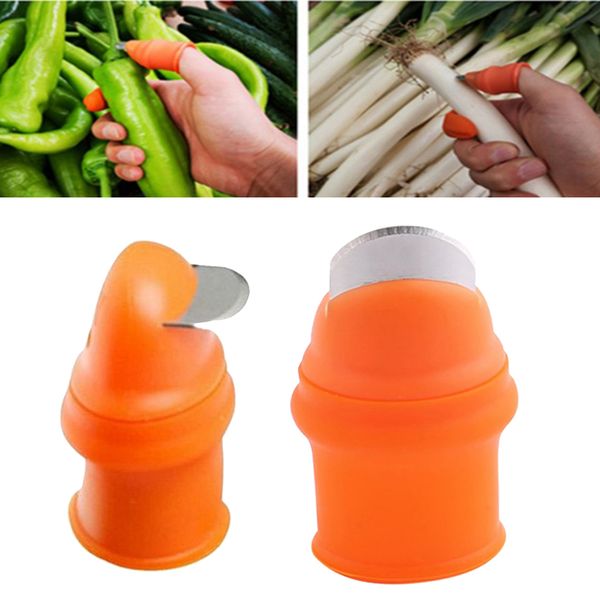 

2pcs silicone thumb finger plant cutter pickers for peppers