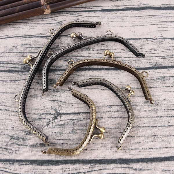 

1pc 8.5cm/10.5cm retro alloy metal flower purse bag diy craft frame kiss clasp lock bronze, Black