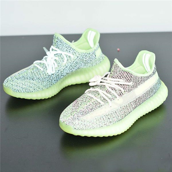 

2020 wholsale v2 wave runner kanye west yeezreel yecheil men women running shoes solid grey chalk white core black sneakers