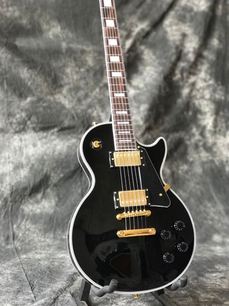 

new 60 black color electric guitar,gold hardware gitaar,custom guitarra,black pickguard