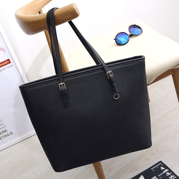 

2019 new ladies handbag fashion women's shoulder handbag mommy bucket bag