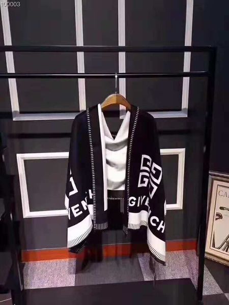 

How gorgeous the fashionable and high-end men's and women's scarves of 2019 are at the party!