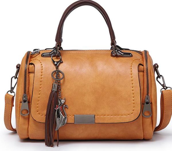 

2020 new designer wild luxury one-shoulder diagonal bag fashion boston pillow bag designer ladies portable tassel bag