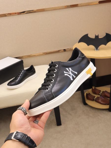 

new fashion black white stripe ace high-sneaker designer shoes man luxury sneaker for sale size 38-44