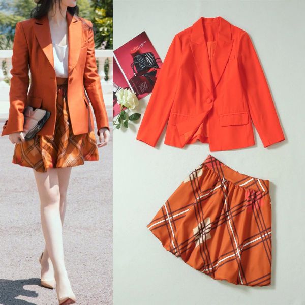 

european and american high-quality catwalk suit jacket + printed pleated skirt suit, White;black