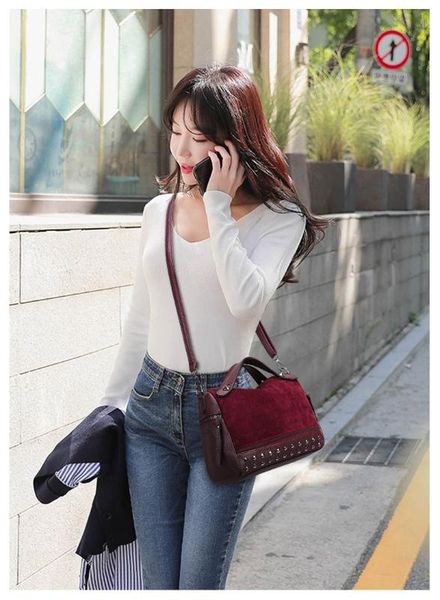 

сумка женская мода большая сумка 2020 новая заклепка матовый тотализатор наклонная сумка на одно плечо