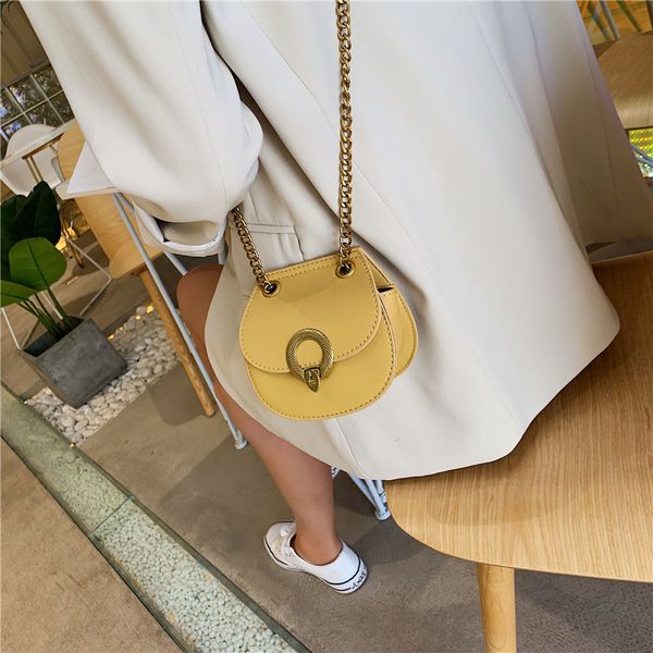 

2020 new korean shoulder bag women's casual fashion pearl portable chain saddle bag