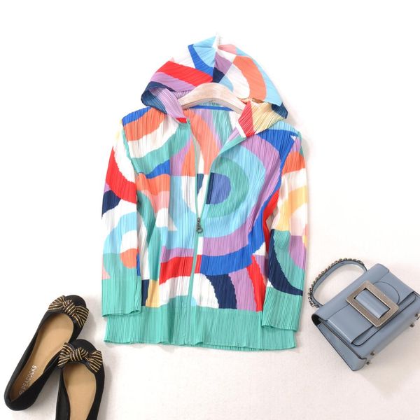 

geometric pattern printed zipper pleated short jacket cap sunscreen jacket plus size miyake pleats ing, Black;brown