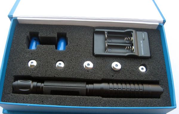 A maioria dos 200000 m 5in1 450nm Forte poder militar laser azul ponteiros lanterna LED luz perversa lazer tocha Caça + 5 tampas + carregador + caixa de presente