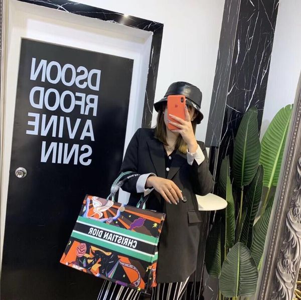 

2020 new fashion designers handbag explosion models selling style genuine leather high-quality leather handbag handbag shoulder bag--17