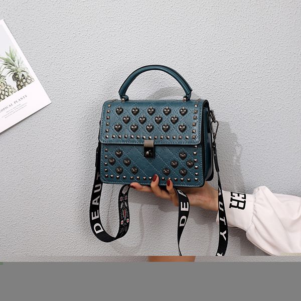 

female bag 2019 autumn and winter new fashion chain bag tassel small square messenger handbag