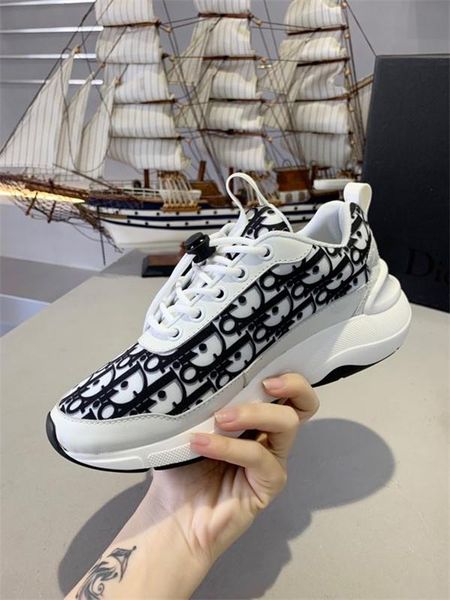 

new luxury designer men women sneaker casual shoes cats strawberry ace bee stripes shoe walking sports trainers chaussures xr200, Black;red