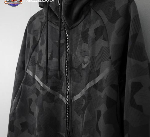 

ONK AS M NSW TCH FLC WR AOP HOODIE Мужская куртка с камуфляжным принтом Вязаная куртка с капюшон