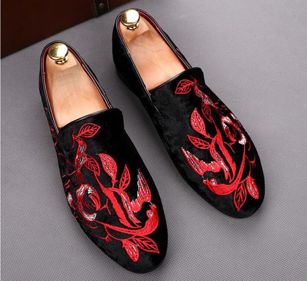 

black embroidery suede leather men loafers for sale 2019 wholesale floral men vintage loafers men's casual shoes men's flats 38-44