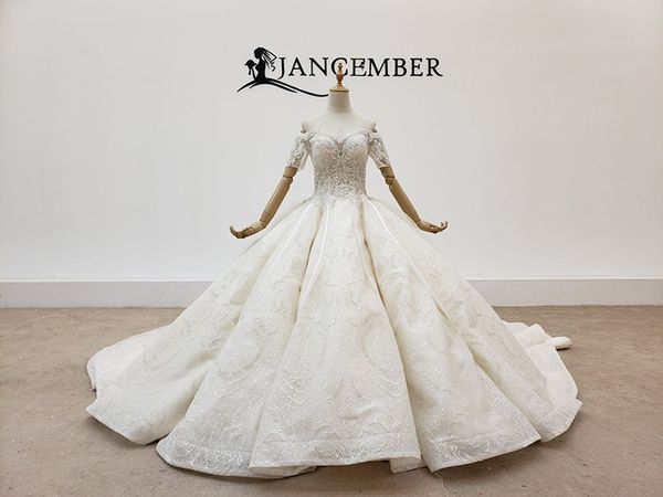 

2020 new short sleeve one shoulder crystal diamond bag buckle high waist slim and beautiful bridal wedding dress, White