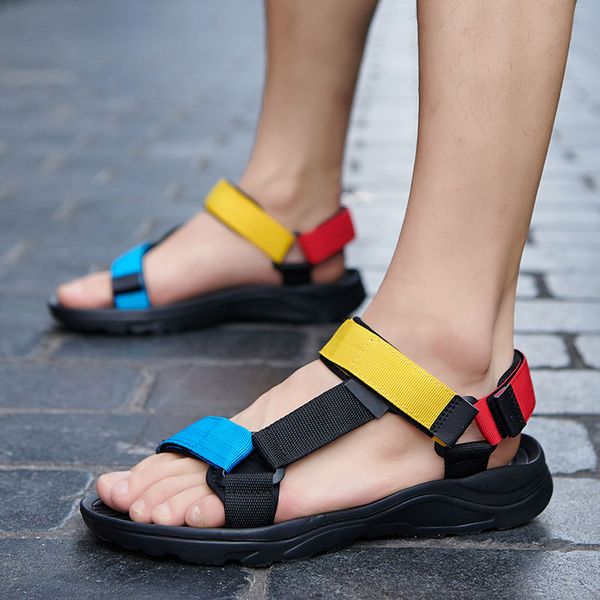 

2020 новые мужчины открытый пляж сандалии мода лето peep toe повседневная черная обувь большой размер легкий человек сандалии zapatos de hom, Black