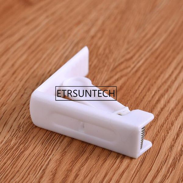 Wholesale Plastic Tablecloth Tables Useful Clips Holder Cloth