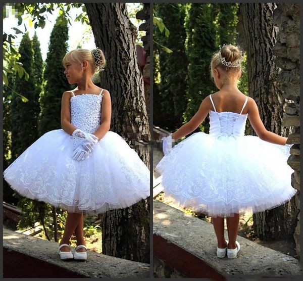 Sweety Branco Laço Curta Flor Menina Dress Spaghetti Corta de Espaguete Beaded Appliques Tule Ball Ball Vestido Meninas Vestidos De Partido Tamanho