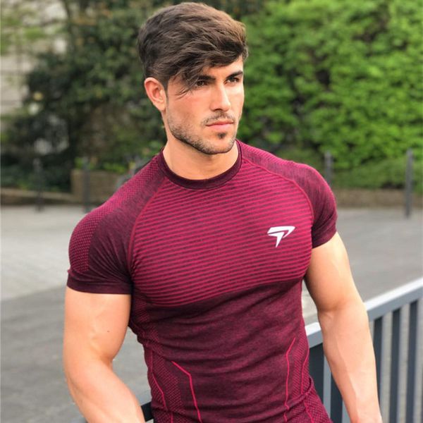 

2019 новый muscle спортивная gym мужчины t-shirt фитнес дышащий бодибилдинг тесная одежда compression майка спорт топы tee