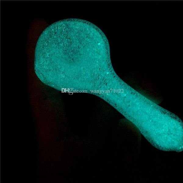 

Новый Glow В Dark Glass курительная трубка мини Ложка Труба Luminous Ручной Pipe Oil Burner Курительные принадлежности бесплатная доставка