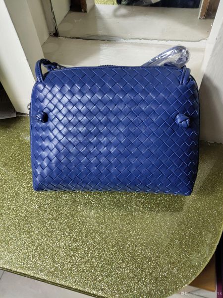 

new european style luxury classic ladies handbag shoulder bag knitting style solid crocodile leather making fashion