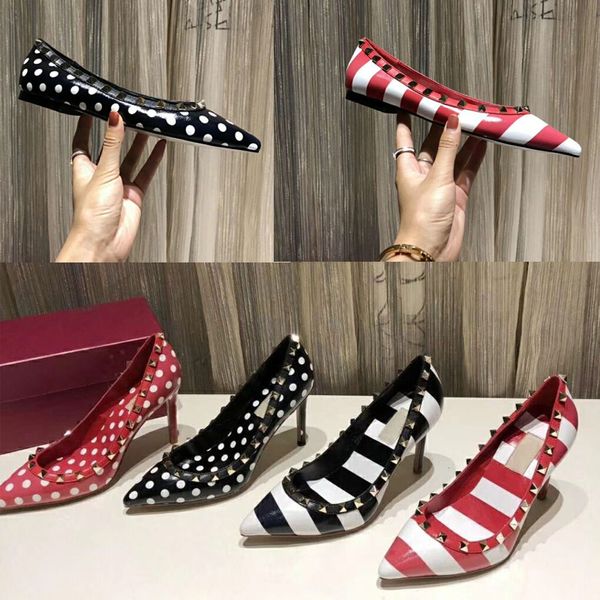 

Туфли на высоком каблуке 2019 г. Новый узор с остроконечными клепанными женскими ту