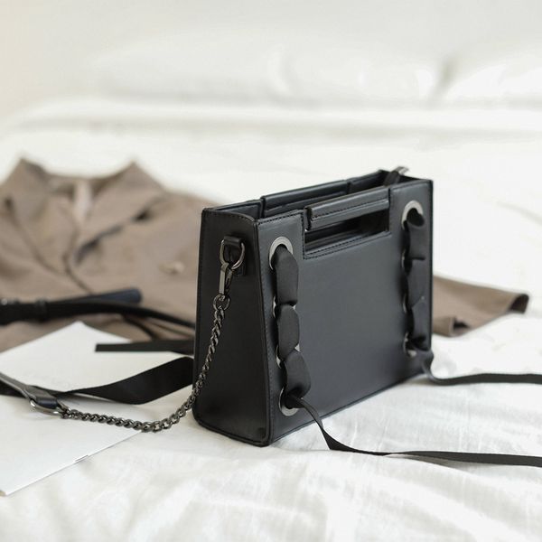 

2020 fashion woman shoulder crossbody bag pu leather small square bag chain weaving simple female daily messenger