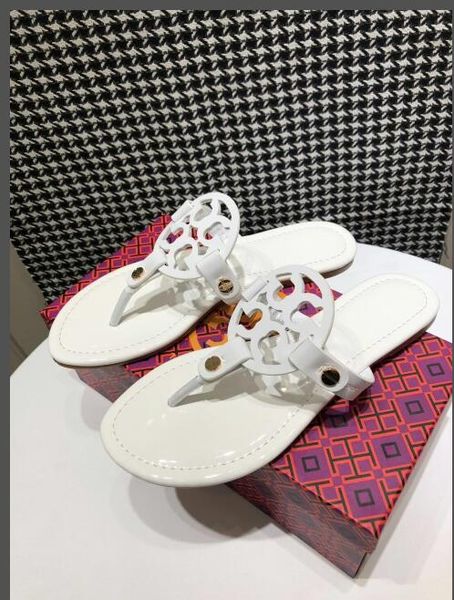 

Дизайн бренда Элегантные круглые носки Плоские туфли Женские лакированные туфли