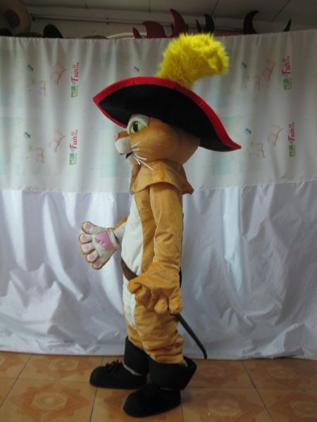 Personalizzato professionale Il costume della mascotte del gatto degli stivali gatto giallo Personaggio dell'astronauta Vestiti della mascotte Natale Halloween Party Fancy Dress