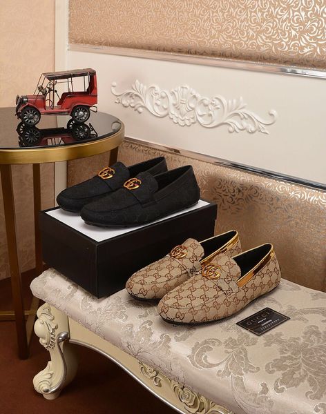 

18ss designers fashion pointed toe business brogue shoes men pu dress shoes casual soft rubber sole breathable wedding shoes 2019 new, Black